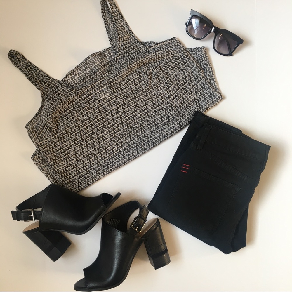 ✨ Sheer Black and Cream Old Navy Tank ✨